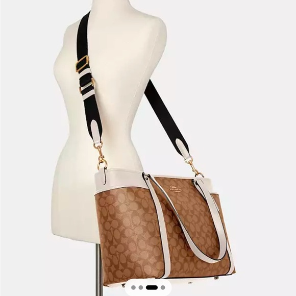 Coach Baby Bag in signature canvas - Picture 12 of 12